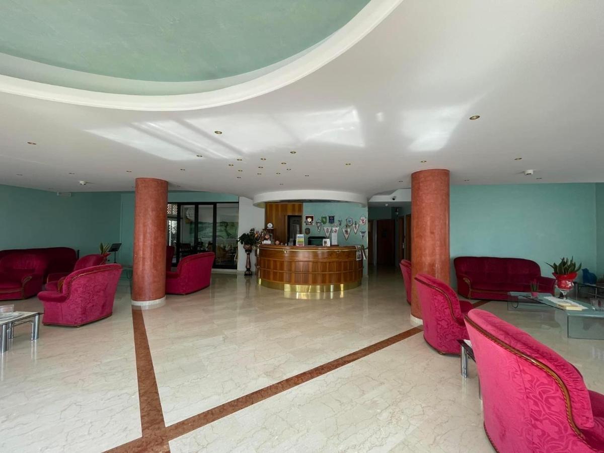 Hotel Cristina Кианчано Терме Екстериор снимка