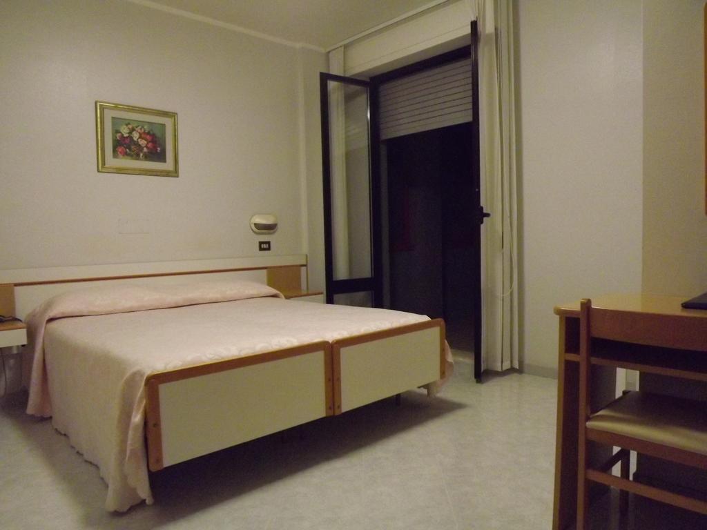 Hotel Cristina Кианчано Терме Стая снимка
