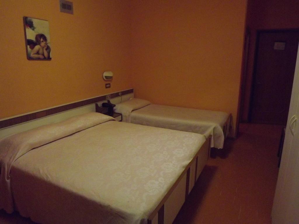 Hotel Cristina Кианчано Терме Стая снимка