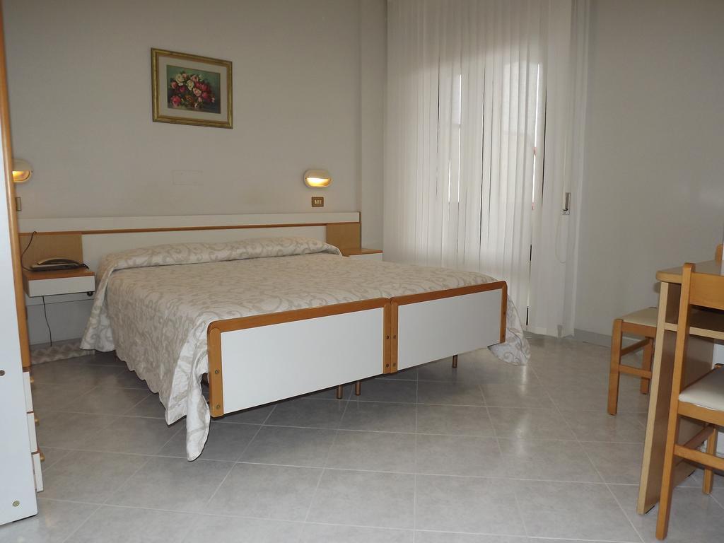 Hotel Cristina Кианчано Терме Екстериор снимка
