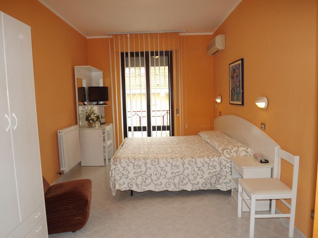Hotel Cristina Кианчано Терме Екстериор снимка