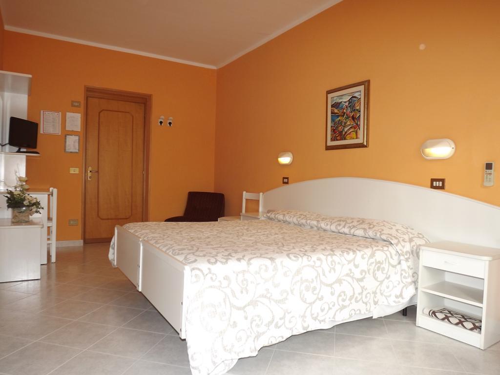Hotel Cristina Кианчано Терме Екстериор снимка