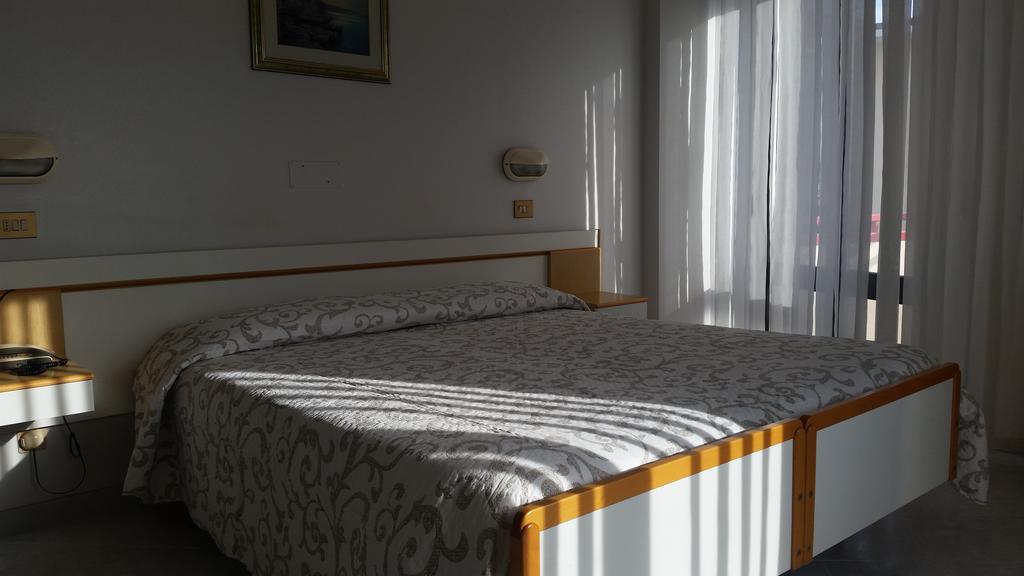 Hotel Cristina Кианчано Терме Екстериор снимка
