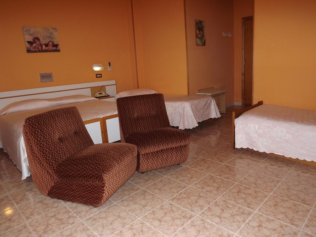 Hotel Cristina Кианчано Терме Екстериор снимка